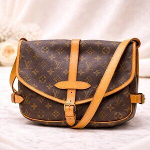 Authentic Louis Vuitton Saumur 30 Monogram Canvas Crossbody Saddle Bag Vintage